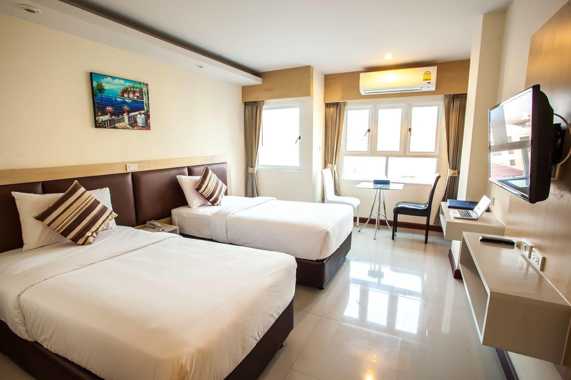 Oyo 234 Tara Grande Hotel & Spa Bangkok Exterior photo