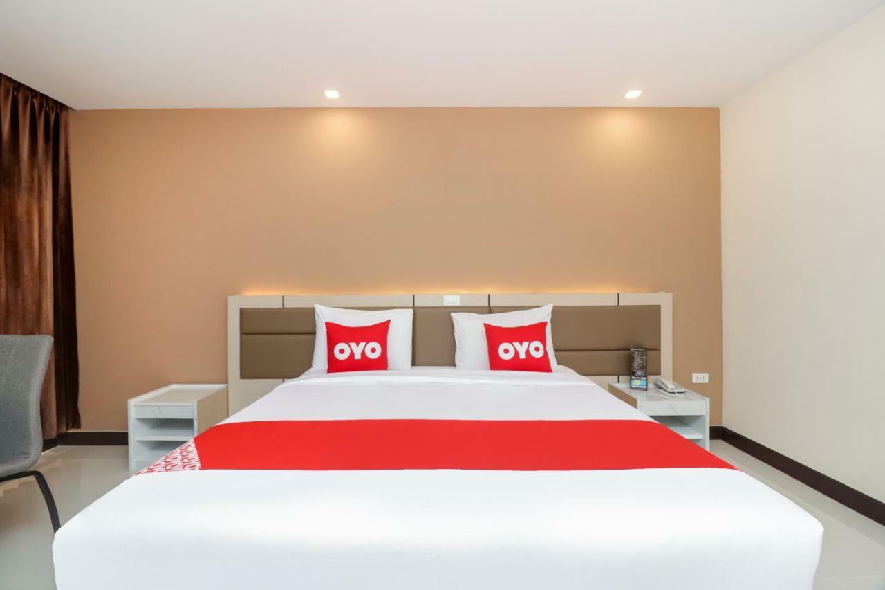 Oyo 234 Tara Grande Hotel & Spa Bangkok Exterior photo